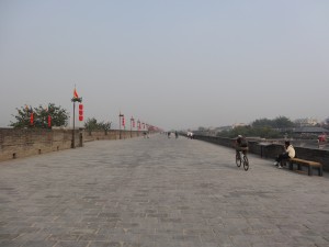 1h30 environ pour faire tranquillement le tour des remparts à vélo