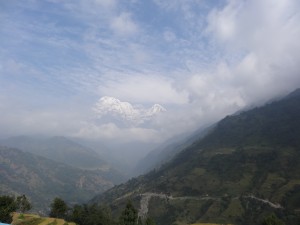 Vue sur les sommets de l'Annapurna depuis le village de Ghandruk (3 à 4j du marche du sanctuaire).