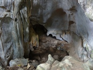 "The paradise cave", on peut y entrer et visiter un assez grand réseau de cavernes.
