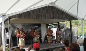 Les danseurs maoris utilisent des poïs.