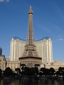 Tour Eiffel...