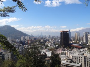 À l'ouest de Santiago, la cordelière des Andes sépare le pays de l'Argentine.